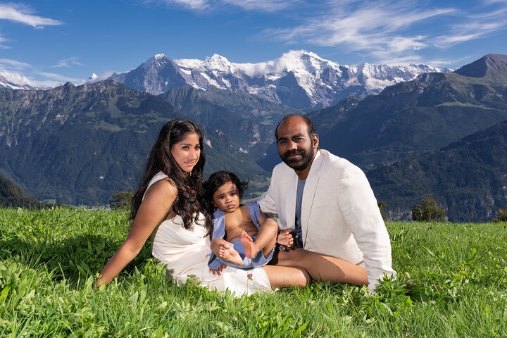 Phototour Private Photoshoot in Interlaken & Lake Brienz and Thun