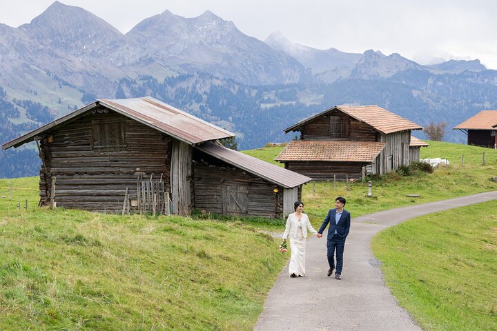 Phototour Private Photoshoot in Interlaken & Lake Brienz and Thun