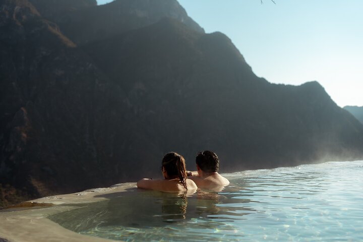 Early & Express Tolantongo Hot Springs