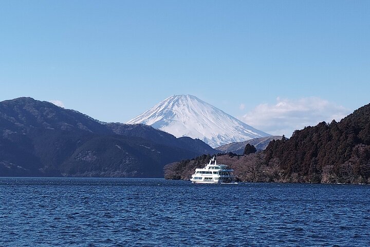 Hakone Adventure: Explore Nature’s Beauty and Tranquility
