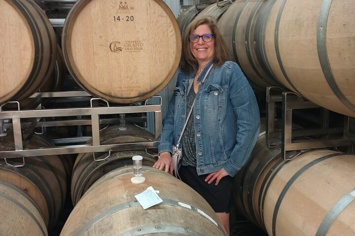NON-BUS GMC Yukon Traverse Old Mission Wine Tour