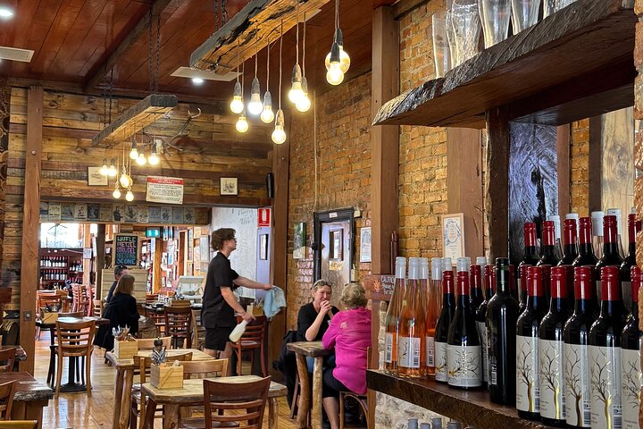 Experience Hahndorf & Barossa: Gourmet lunch, Wine, Beer & Treats