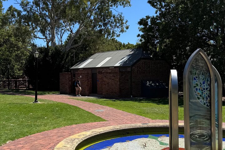 Experience Hahndorf & Barossa: Gourmet lunch, Wine, Beer & Treats