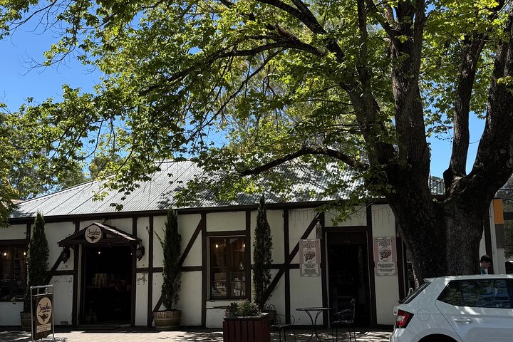 Experience Hahndorf & Barossa: Gourmet lunch, Wine, Beer & Treats