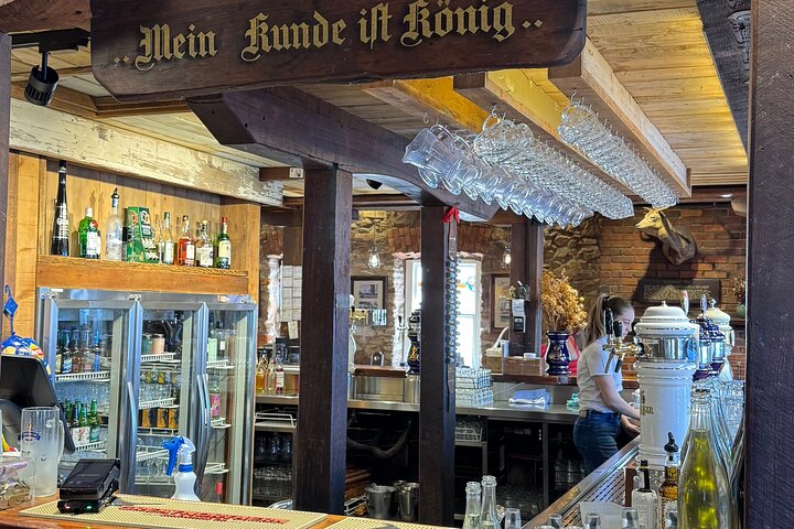 Experience Hahndorf & Barossa: Gourmet lunch, Wine, Beer & Treats