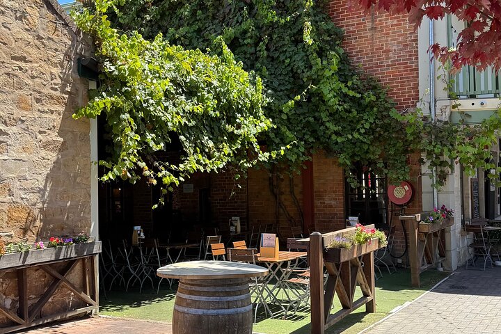 Experience Hahndorf & Barossa: Gourmet lunch, Wine, Beer & Treats