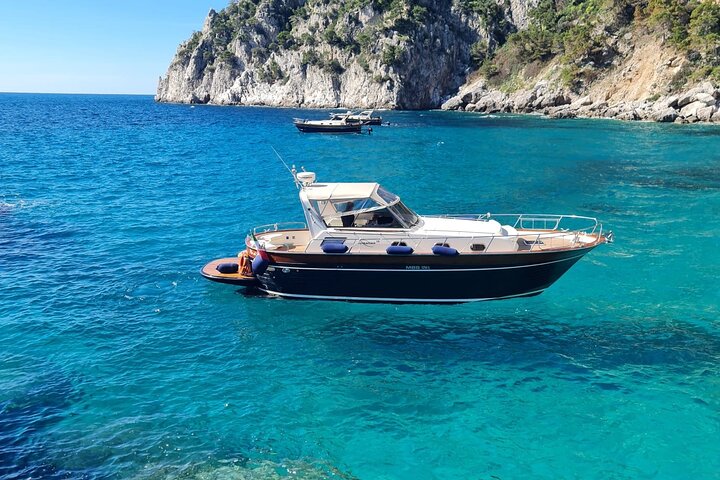Positano & Amalfi Coast Small-Group Boat Day Tour from Sorrento