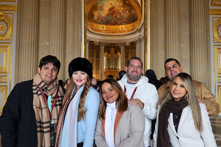 Paris-Versailles Roundtrip in a Van with tickets