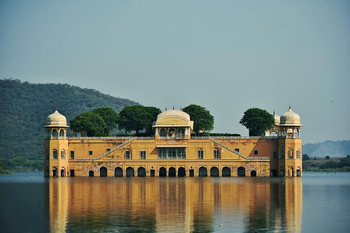 Jaipur: Private Full Day Jaipur City Tour with Pick-Up & Drop.