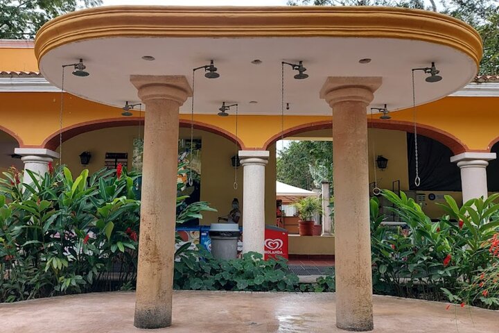 From Merida: Chichen Itza Tour, Izamal, Cenote Ik Kil and Food