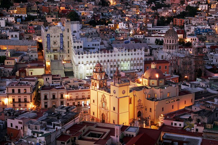 Transfer between Leon BJX Airport and Guanajuato City