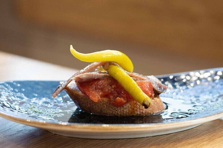 Pintxo tour and D.O wines in San Sebastian