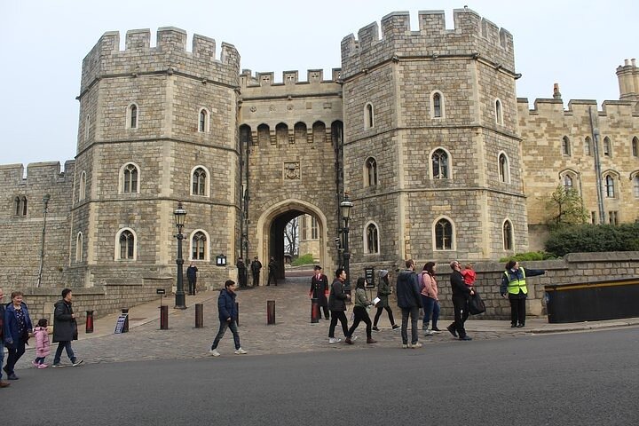 Southampton Cruise port to London Via Stonehenge & Windsor castle