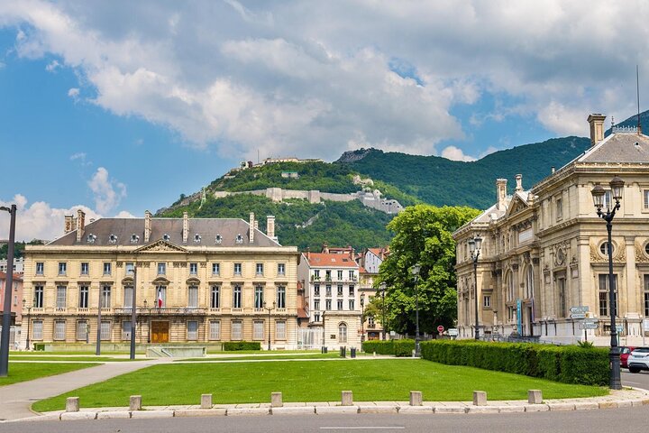 Explore Grenoble in 60 minutes with a Local