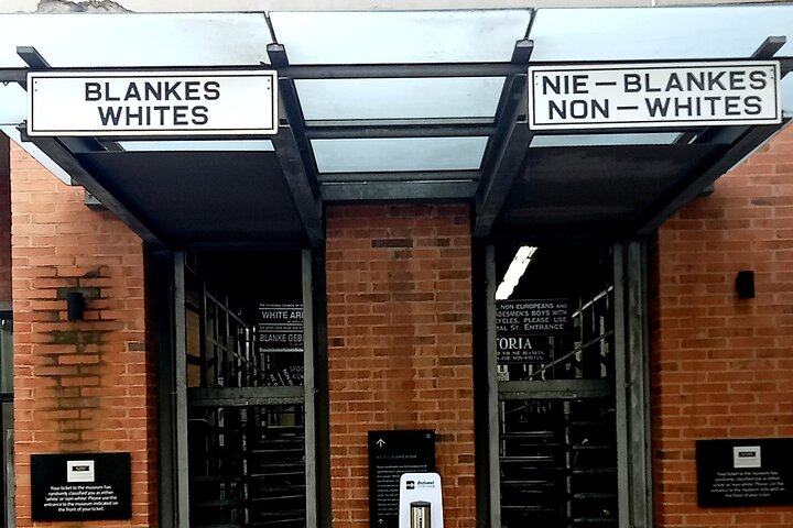 Johannesburg Full-Day Tour(Soweto/Jo-Burg & Apartheid Museum)