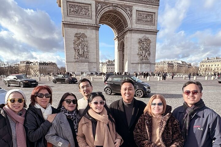 Paris with Love Private Guide and Driver