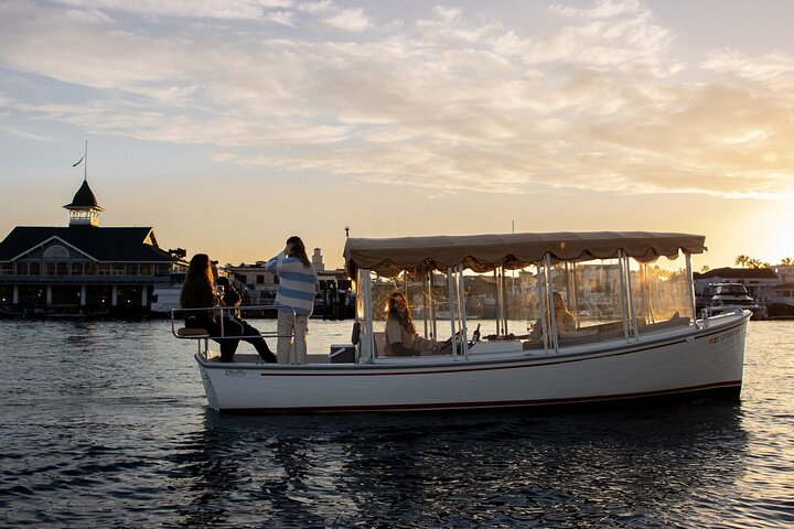 Electric Boat Rental in Newport Beach for Up to 12 People