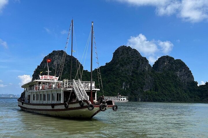 Explore 04 Hours Halong Bay Day Cruise Shore Excursion