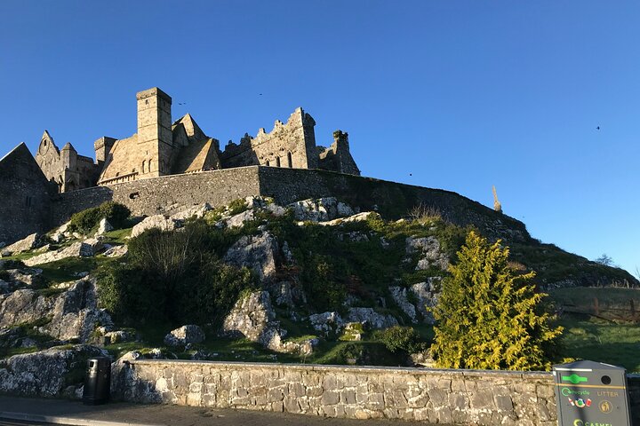 Rock of Cashel, Folklore Museum and Town Highlights Tour