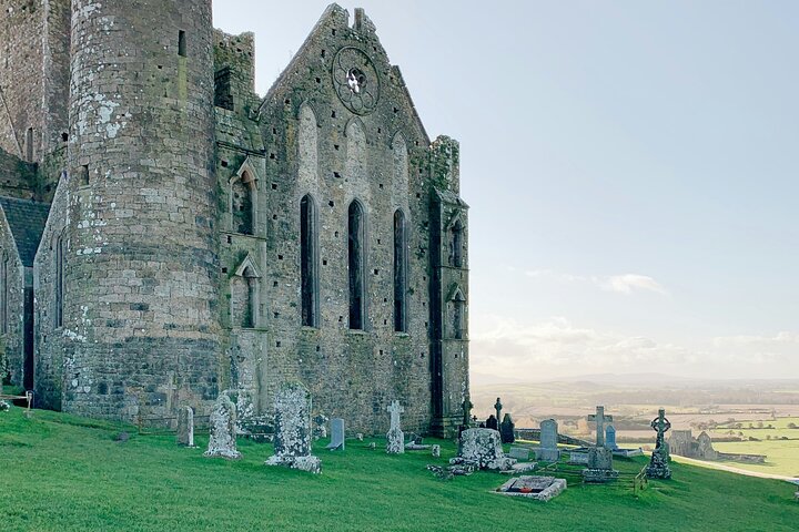 Rock of Cashel, Folklore Museum and Town Highlights Tour