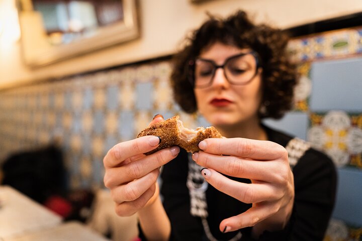 Cadiz Food Tour: Tapas, Drinks and Delights with a Local