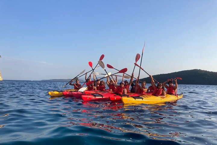 Lefkada, Nydri, Scorpios Kayak Odyssey Island Hopping