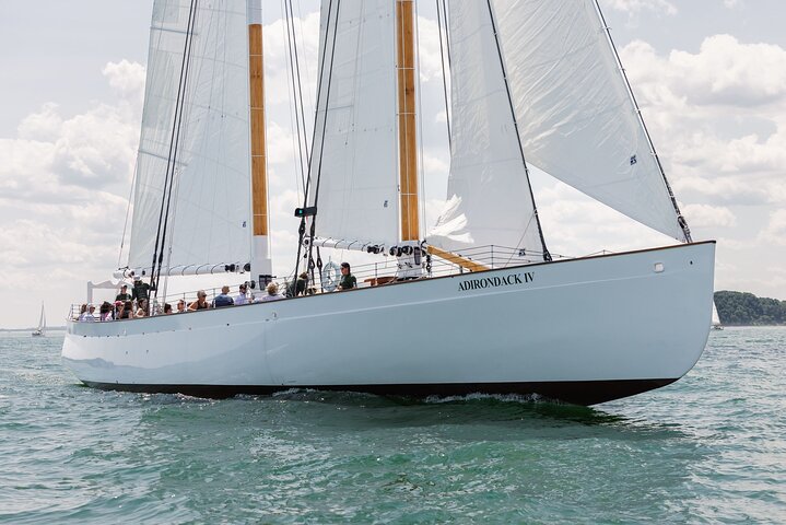 Newport Sightseeing Day Sailing Experience on Schooner Adirondack