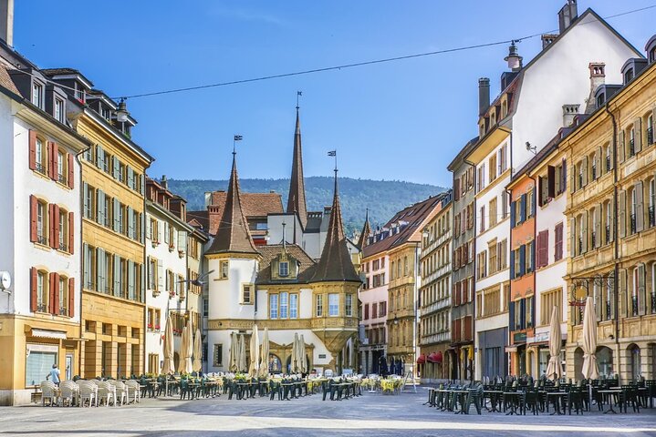 Explore Neuchâtel in 60 minutes with a Local