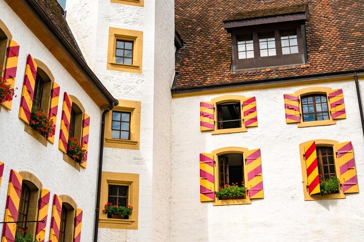 Explore Neuchâtel in 60 minutes with a Local