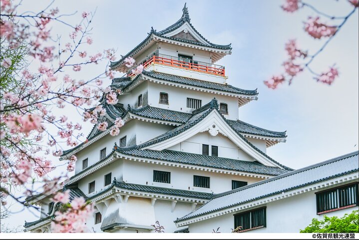 Footsteps through Karatsu: From Samurai Castles to Ceramics
