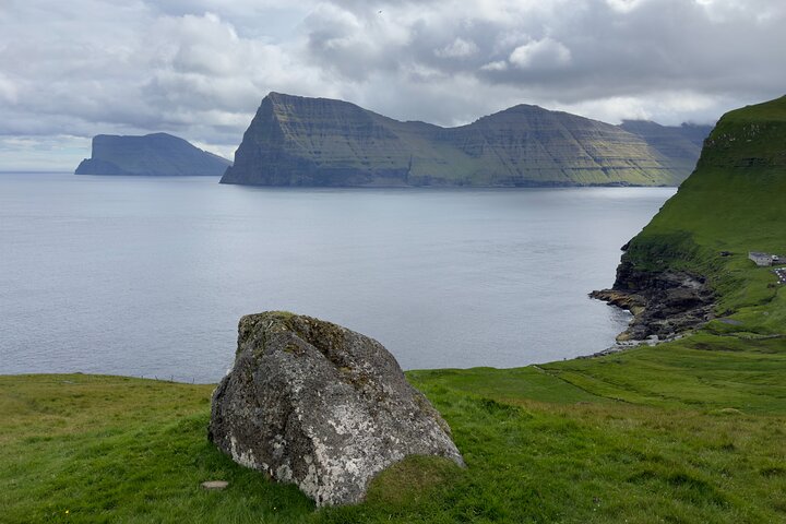 Private Kallur Lighthouse Hike