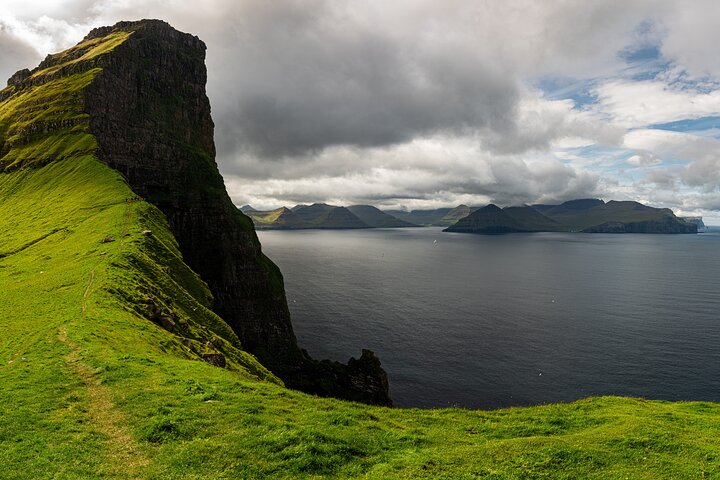Private Kallur Lighthouse Hike