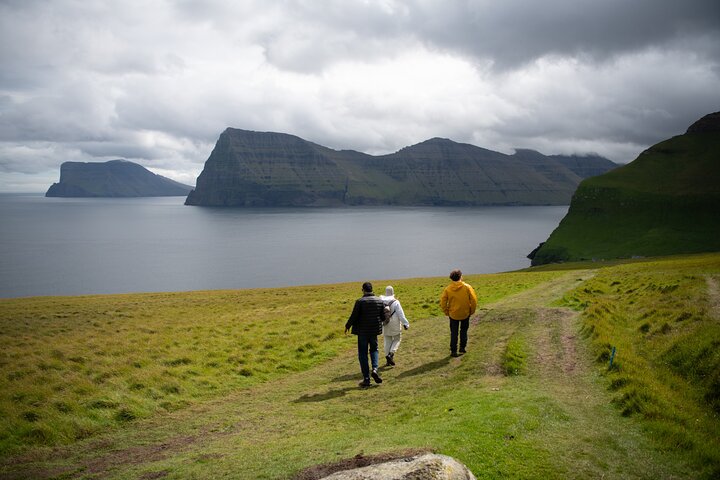 Private Kallur Lighthouse Hike