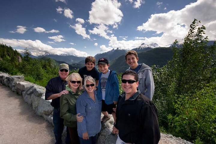 Whistler Morning With The Bears Land Rover Scenic Tour