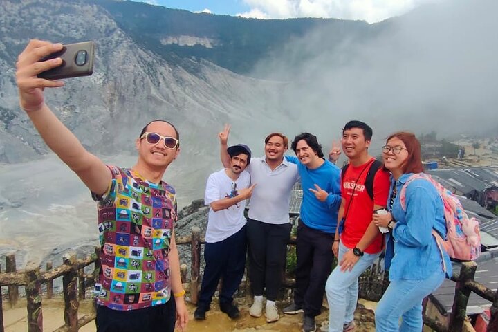 Active Volcano, Rice Field, Hot Spring, Fruit market, Tea Plantation with Lunch