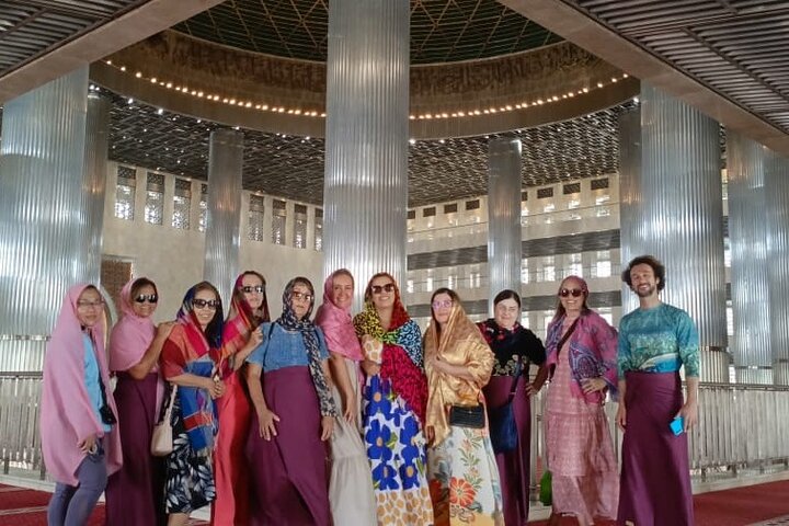 Jakarta Half-Day Guided Tour with a Private Fun Local Host