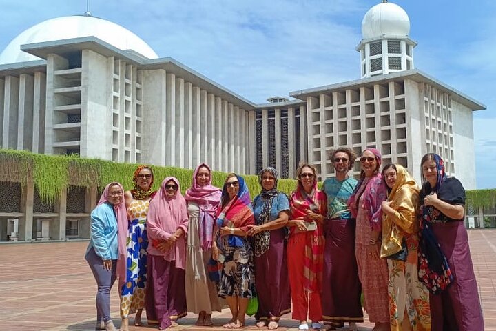 Private Full-Day Guided Tour: Explore Jakarta’s Top Highlights
