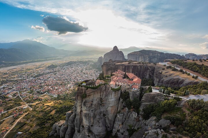 Meteora Monasteries from Volos - Shore Excursion with Port Pickup