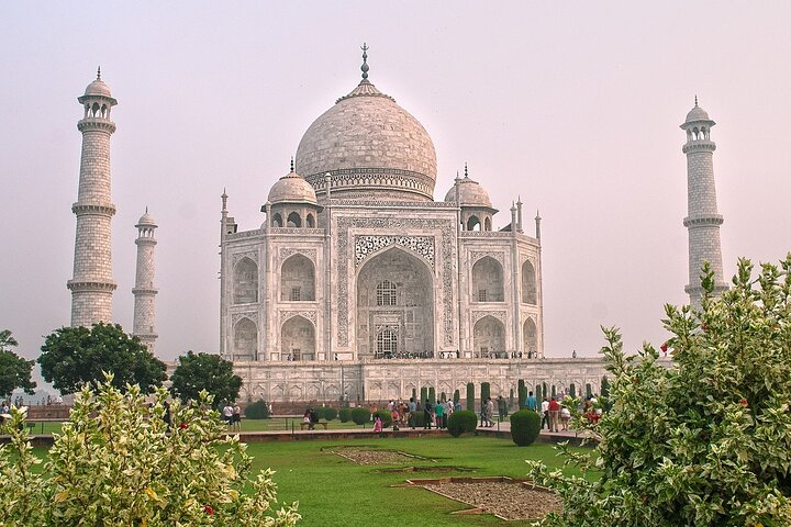 Overnight Taj Mahal & Agra Fort Tour From Delhi