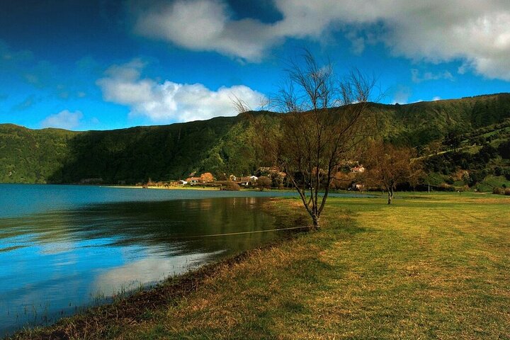 Discover São Miguel: Full Day Fogo and Sete Cidades with lunch