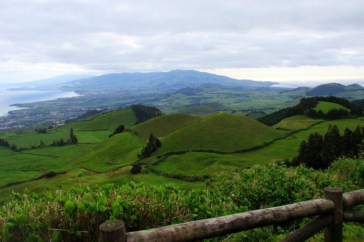 Discover São Miguel: Full Day Fogo and Sete Cidades with lunch