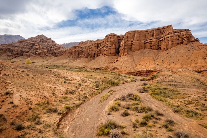 2-Day Issyk Kul Small Group Tour with Yurt Stay and Eagle Show