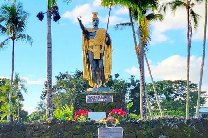 Hawaii Volcanoes, Waterfalls, Beaches & Hilo Highlights Day Tour