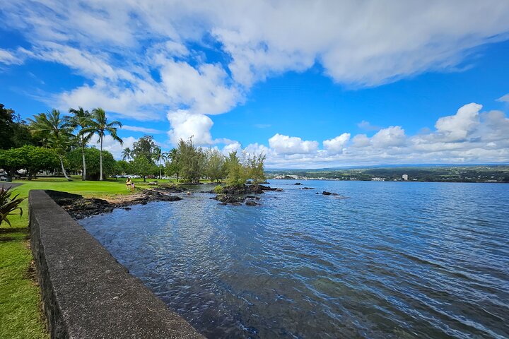 Hawaii Volcanoes, Waterfalls, Beaches & Hilo Highlights Day Tour