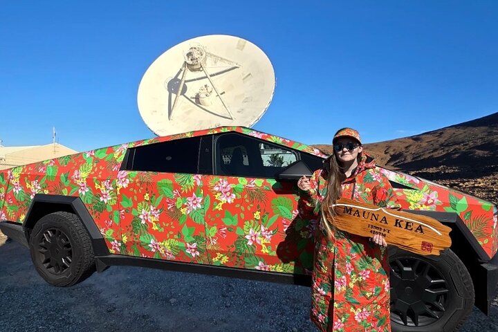Big Island GOAT Experience: Mauna Kea Summit, Sunset & Stars
