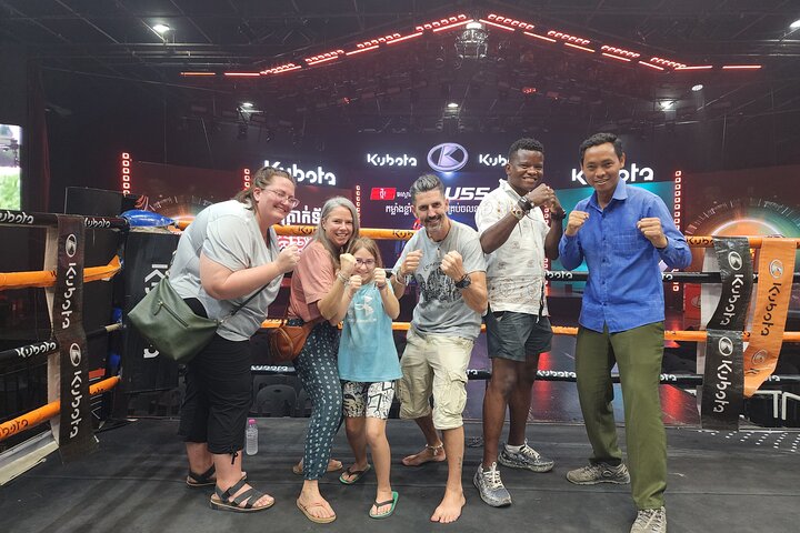 Watch Live Khmer Traditional boxing in Phnom Penh