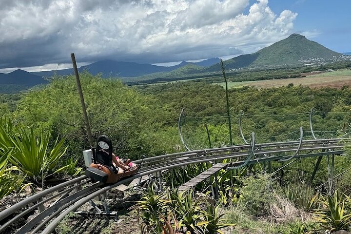 Casela Nature Park and Flic en Flac Beach Private Tour