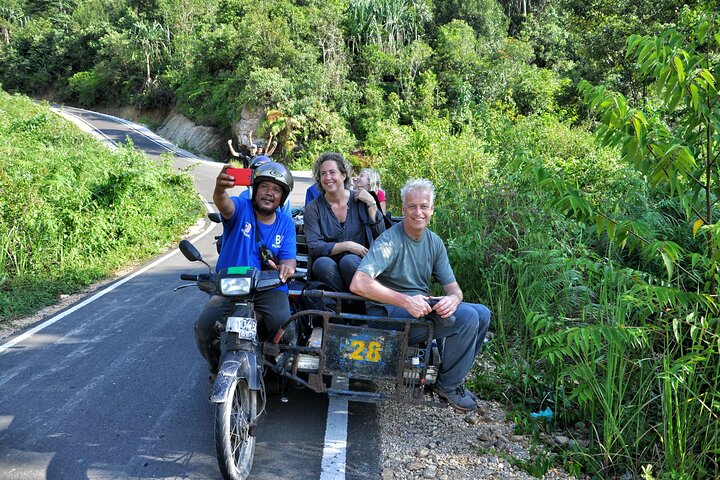 Padang West Sumatra 9-Day Private Tour + Mentawai