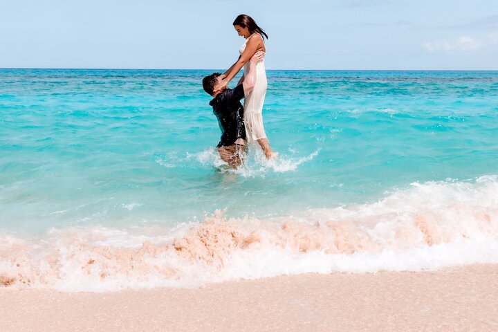 Private Vacation Photoshoot with Photographer Georgetown Bahamas