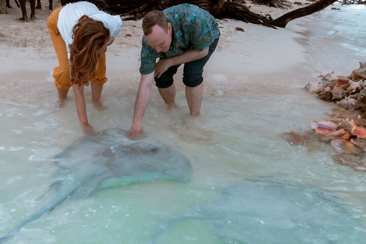 Private Vacation Photoshoot with Photographer Georgetown Bahamas